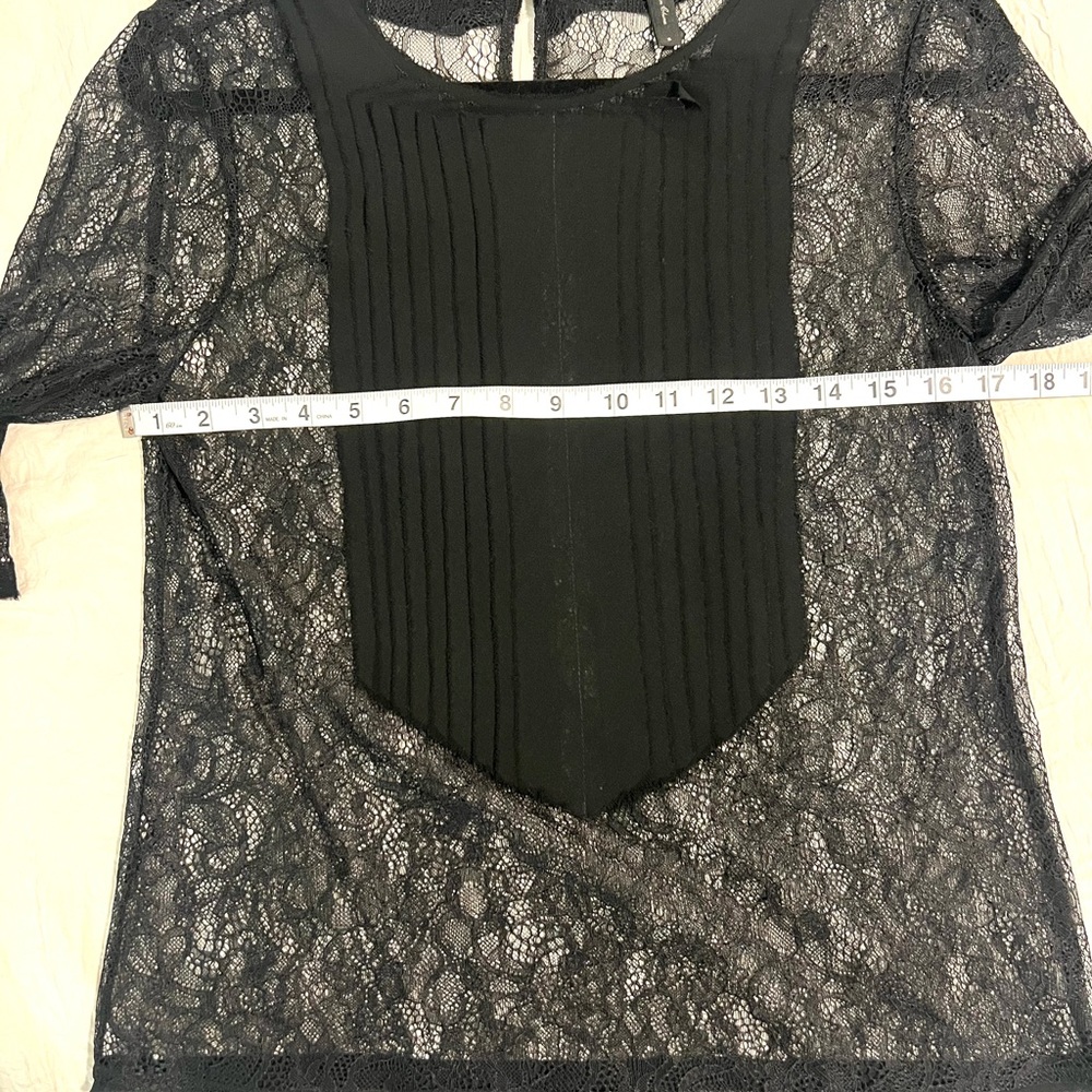 BCBG MaxAzria Sheer Lace Top Short Sleeves Pleated Detail Ethereal SZ S EUC - Picture 7 of 8
